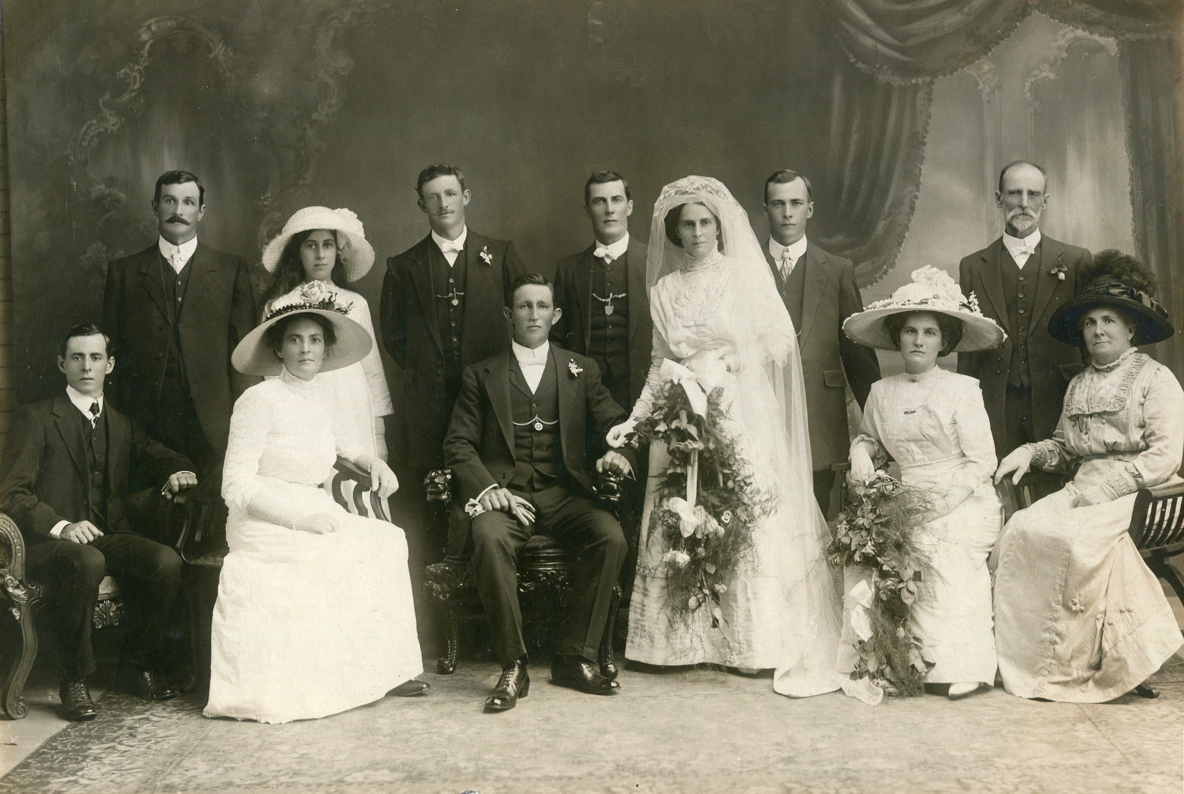 Photo of photos/Minnie Ellen McLennan wedding group 1912 Lismore